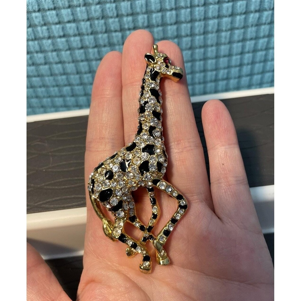 Vintage Rhinestone Giraffe Enamel Gold Tone Brooch Pin